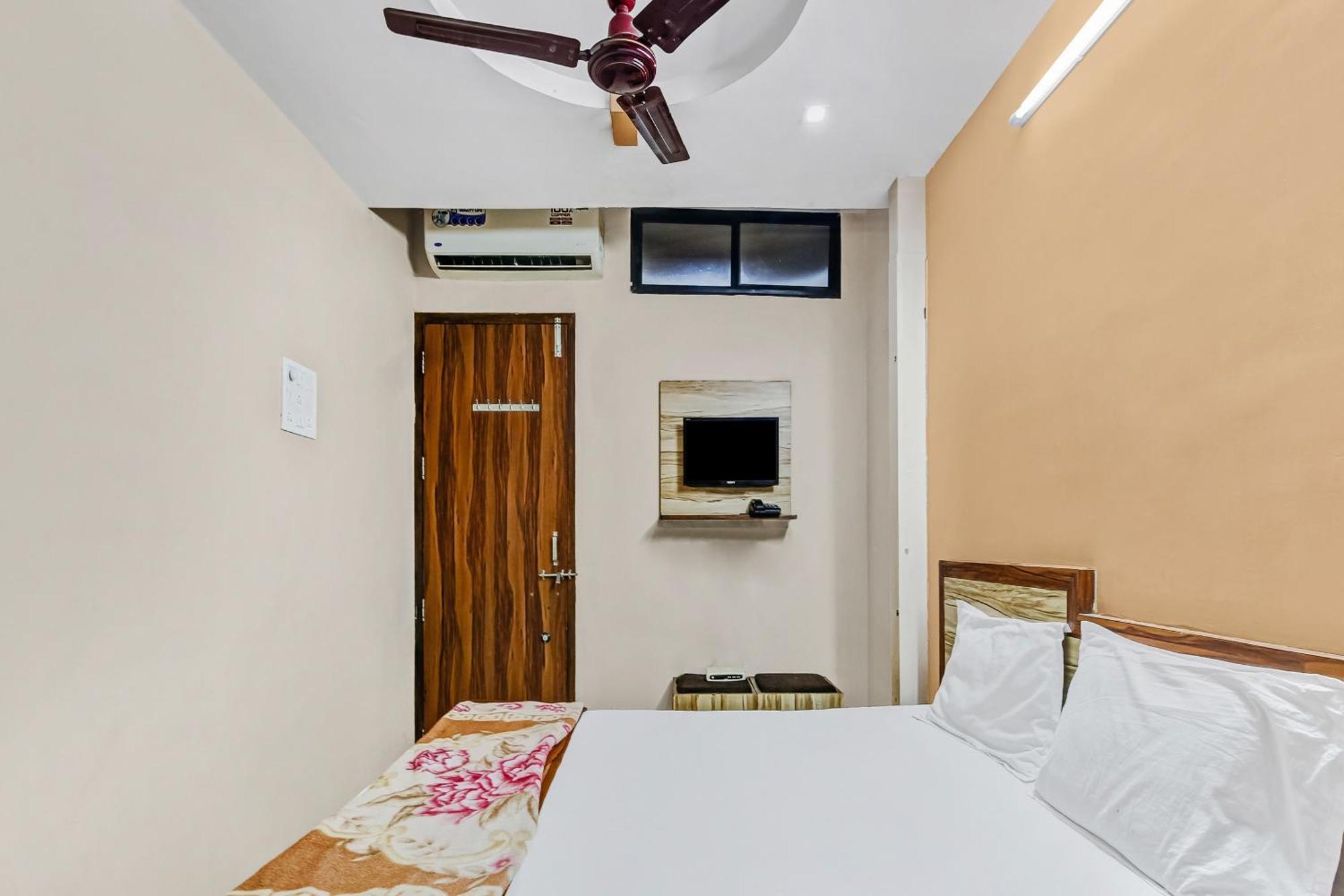נאגפור Spot On Hotel Jaisons מראה חיצוני תמונה